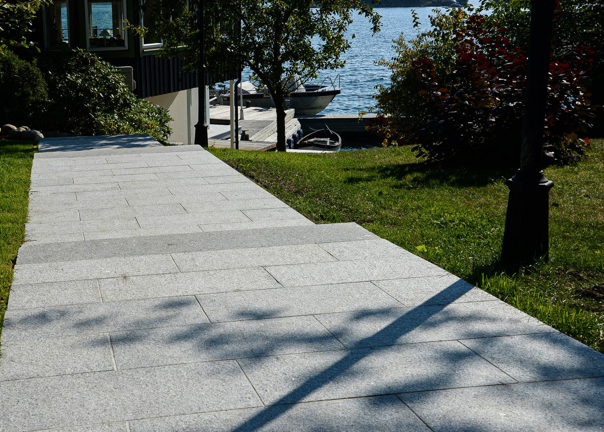 Granitthelle Bergama Grå 600x300