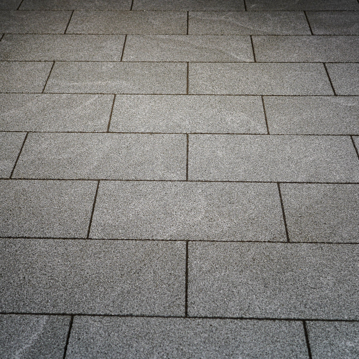 Granitthelle Bergama mørk 30/60/3cm Stenbolaget Sigvartsen