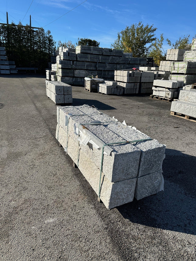 Portstolpe Granitt Lys Grå